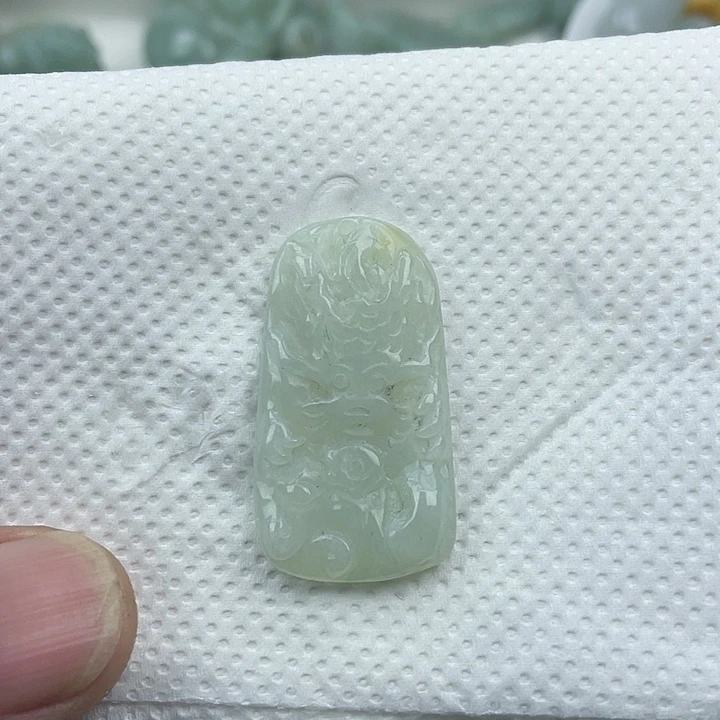 翡翠散珠天然缅甸翡翠吊坠