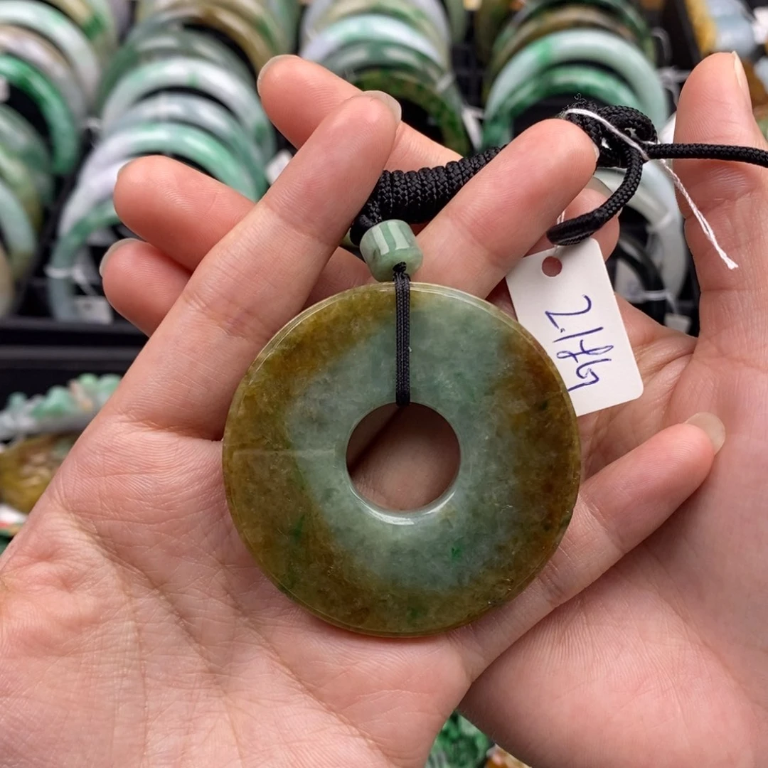 翡翠颈饰未镶嵌玉环 17号