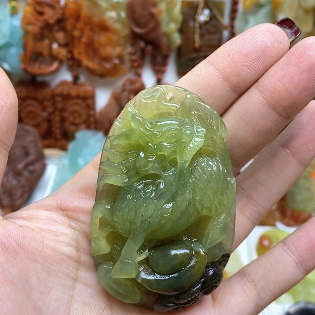 蛇纹石玉颈饰未镶嵌