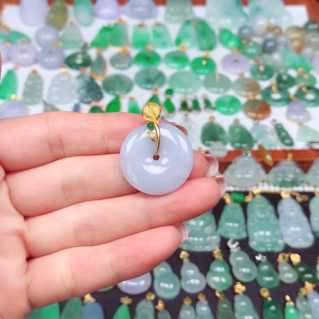 翡翠颈饰18K金镶嵌天然翡翠A货