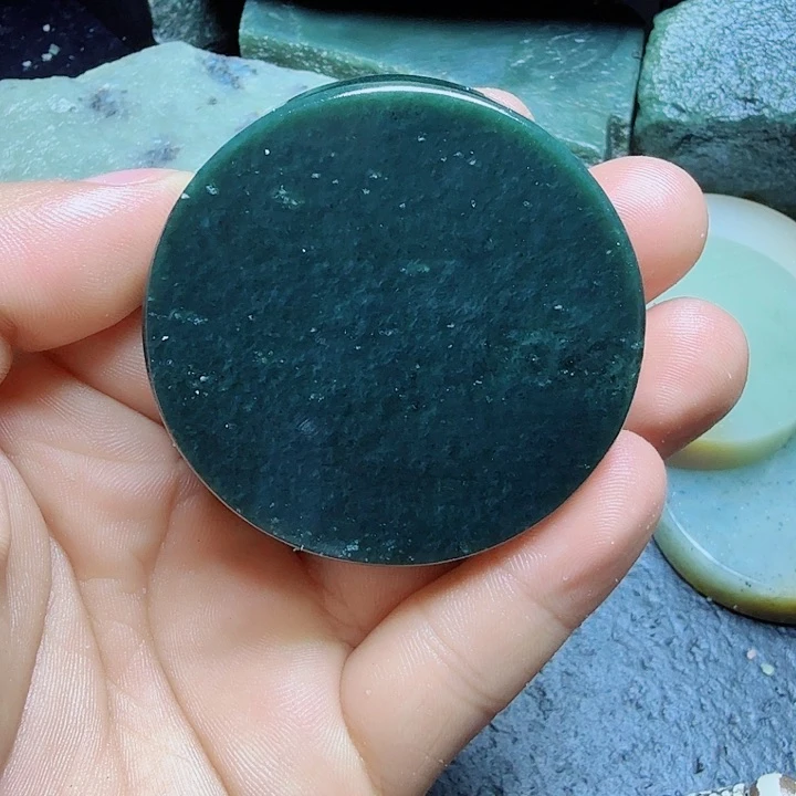 和田玉（糖玉）未镶嵌珠宝奇石