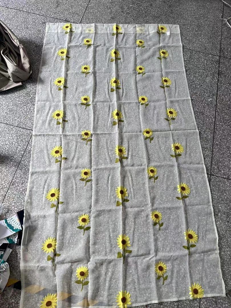 《兵哥外贸》3楼120×215米色向日葵绣花窗纱 发一对 穿杆款