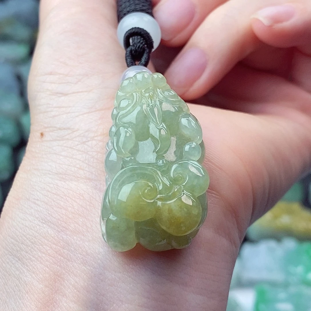 颈饰未镶嵌翡翠天然