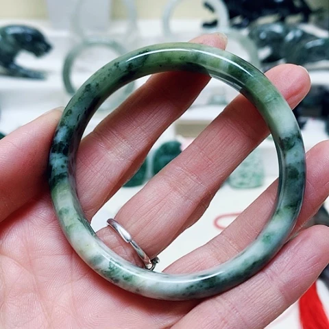 独山玉手镯未镶嵌