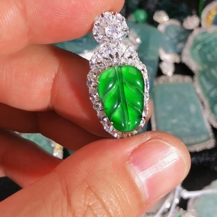 翡翠颈饰未镶嵌4，