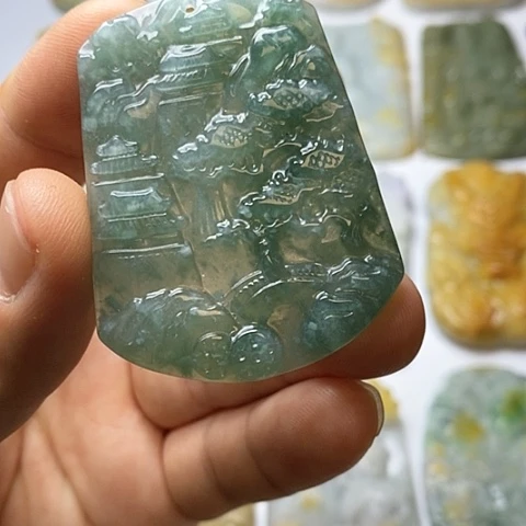 翡翠颈饰未镶嵌翡翠