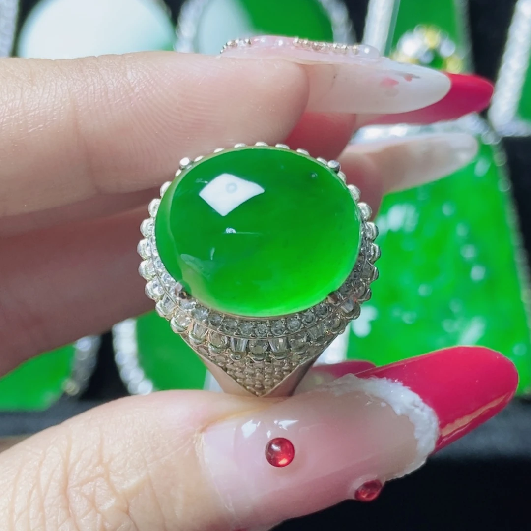 翡翠未镶嵌颈饰