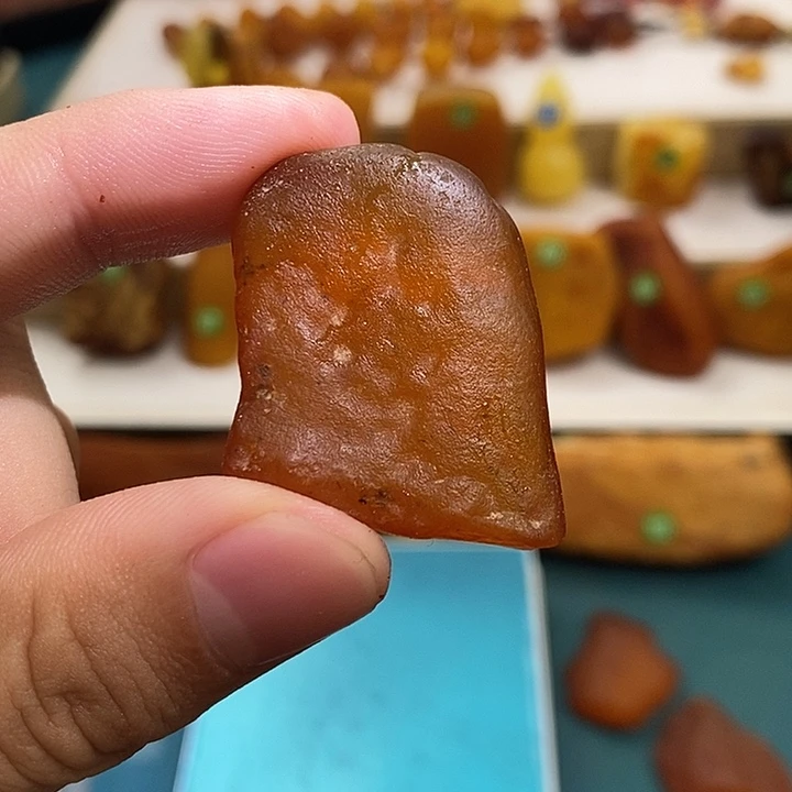 琥珀未镶嵌珠宝奇石