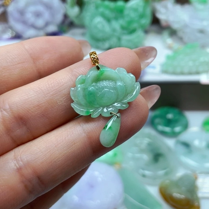 吊坠(不含链)未镶嵌翡翠