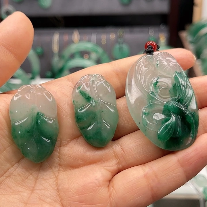 石英质玉未镶嵌颈饰雏*·