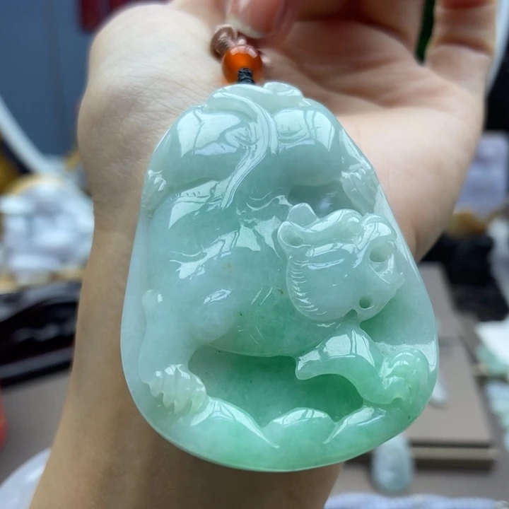 翡翠未镶嵌颈饰吊坠70