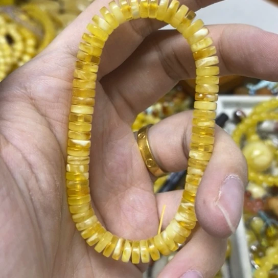 蜜蜡未镶嵌裸石串