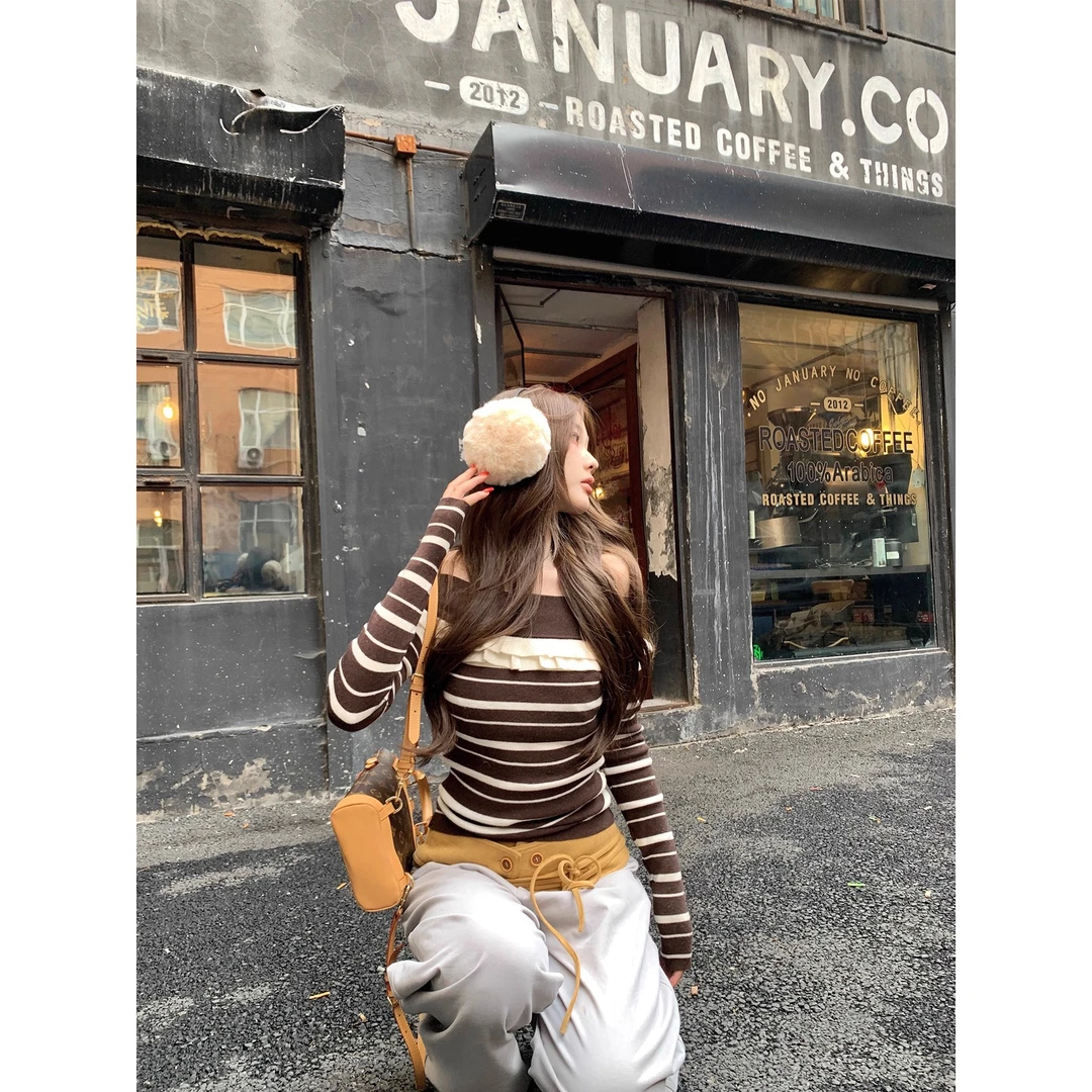 法式清冷感撞色设计条纹一字肩针织衫女秋冬打底衫木耳边拼接毛衣