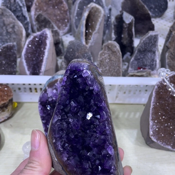 紫晶水晶摆件未镶嵌