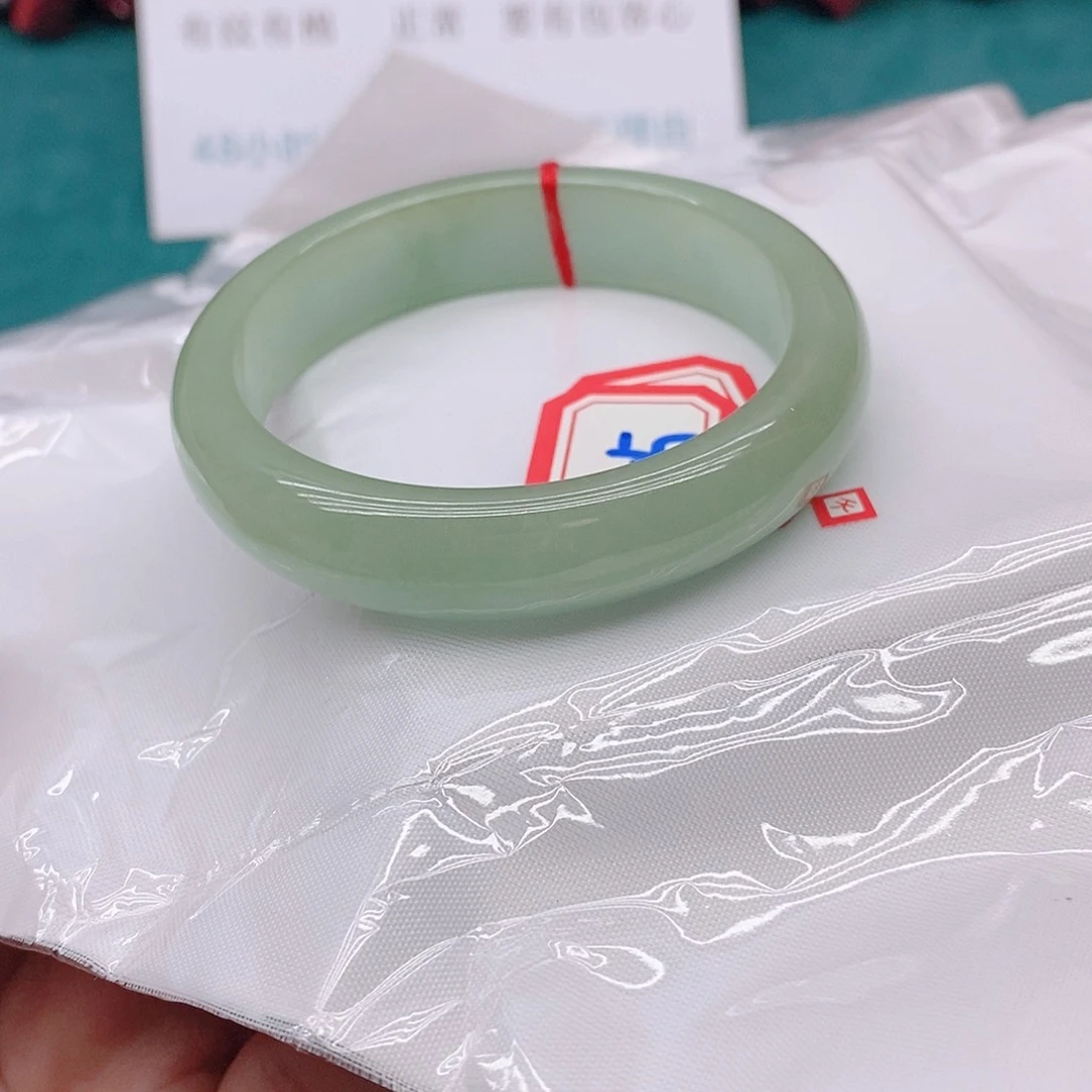 翡翠手镯未镶嵌陈*芳5555555555