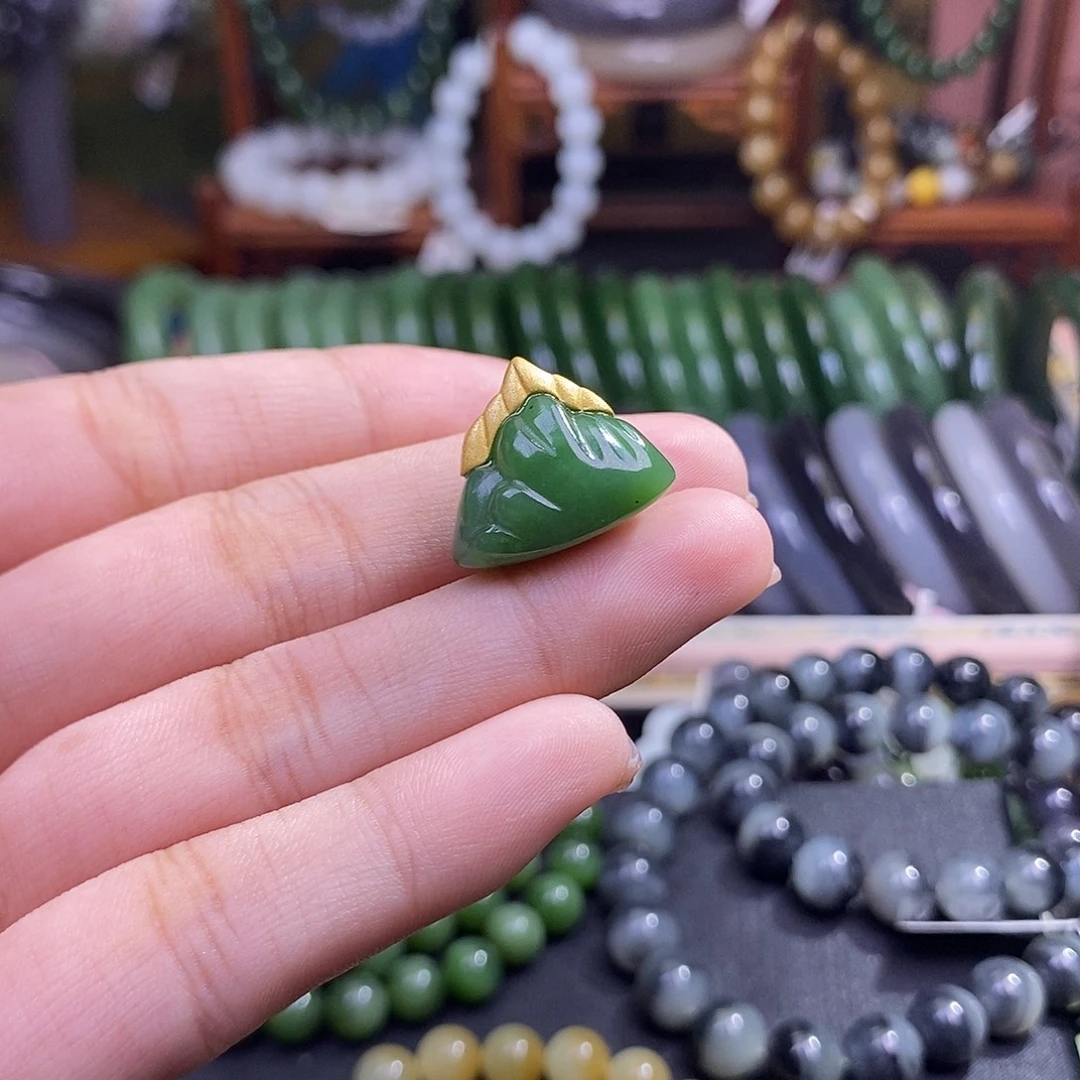 和田玉未镶嵌颈饰碧玉靠山银镶