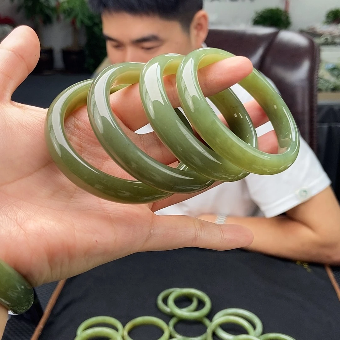 和田玉手镯未镶嵌50-58颜色多样性发拍一发一