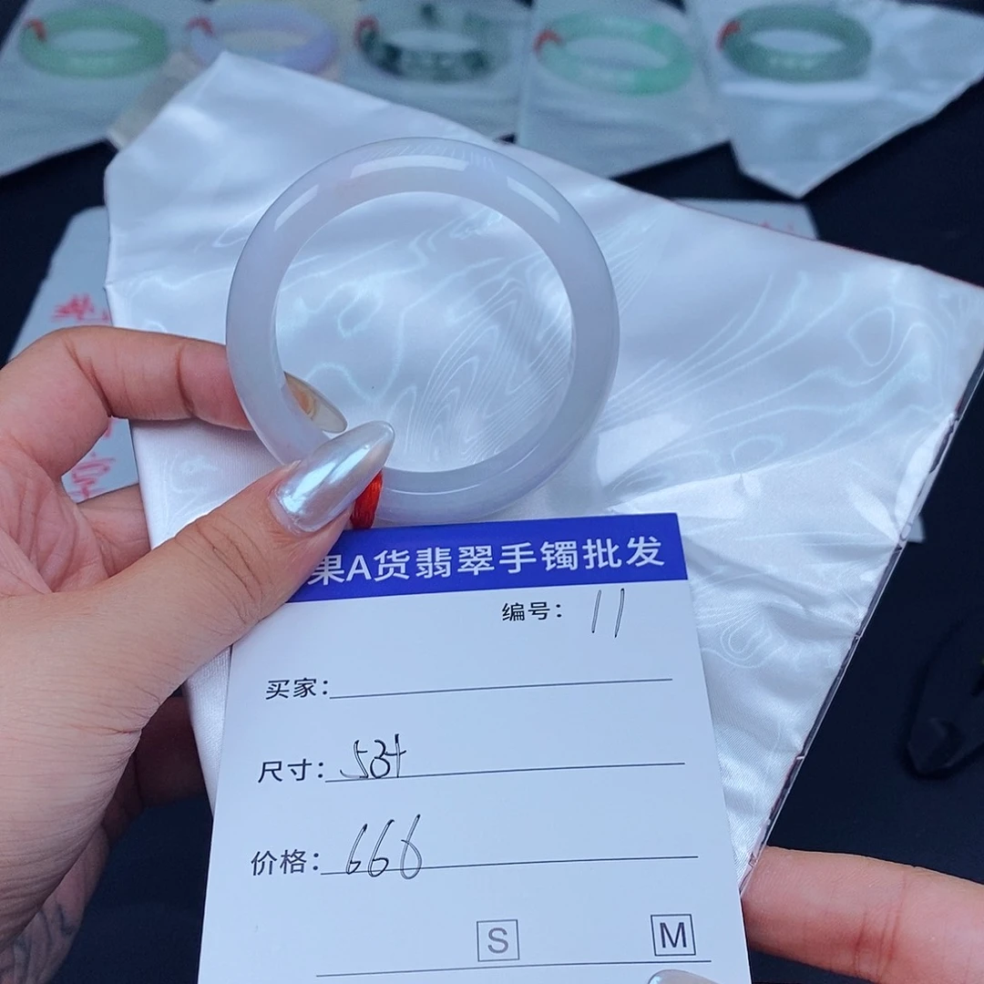 翡翠手镯未镶嵌百元手镯默认瑕疵