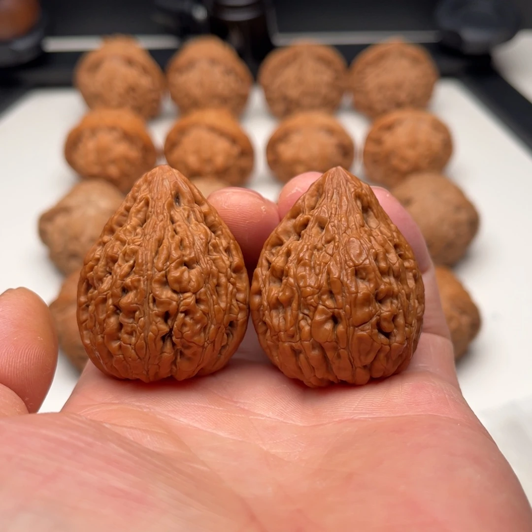 核桃把件34 正版坐佛（黄）