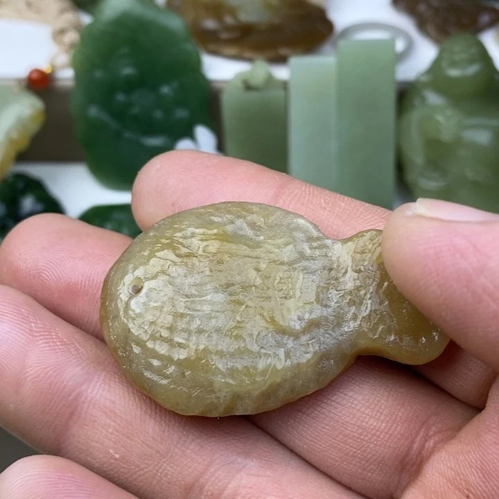 和田玉（糖玉）未镶嵌颈饰
