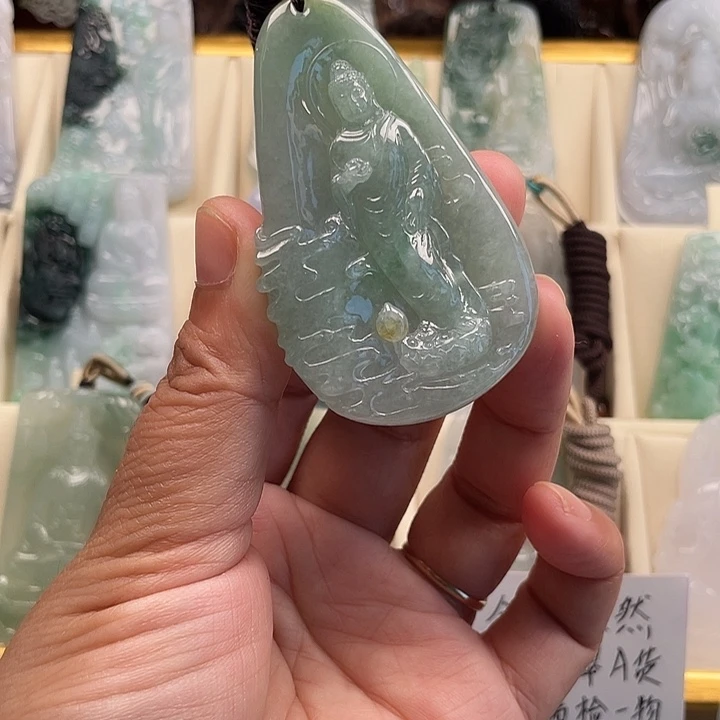翡翠未镶嵌颈饰玉