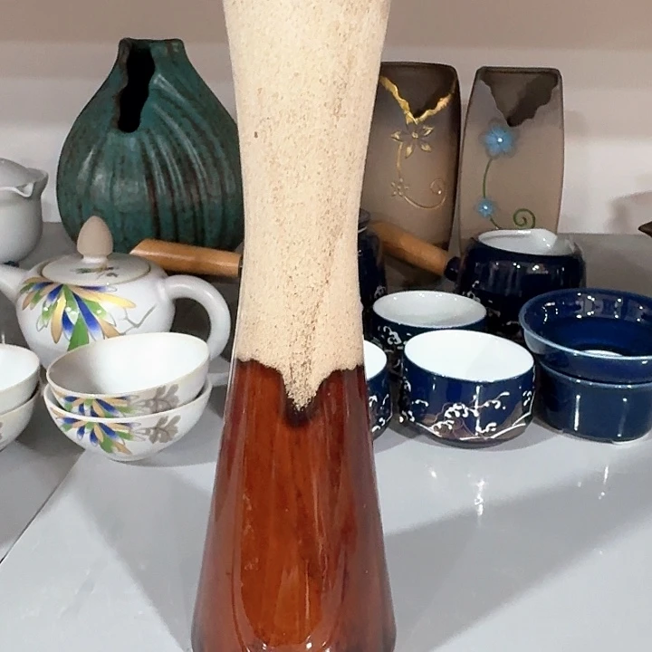 主人杯一个，瓷。。品茗