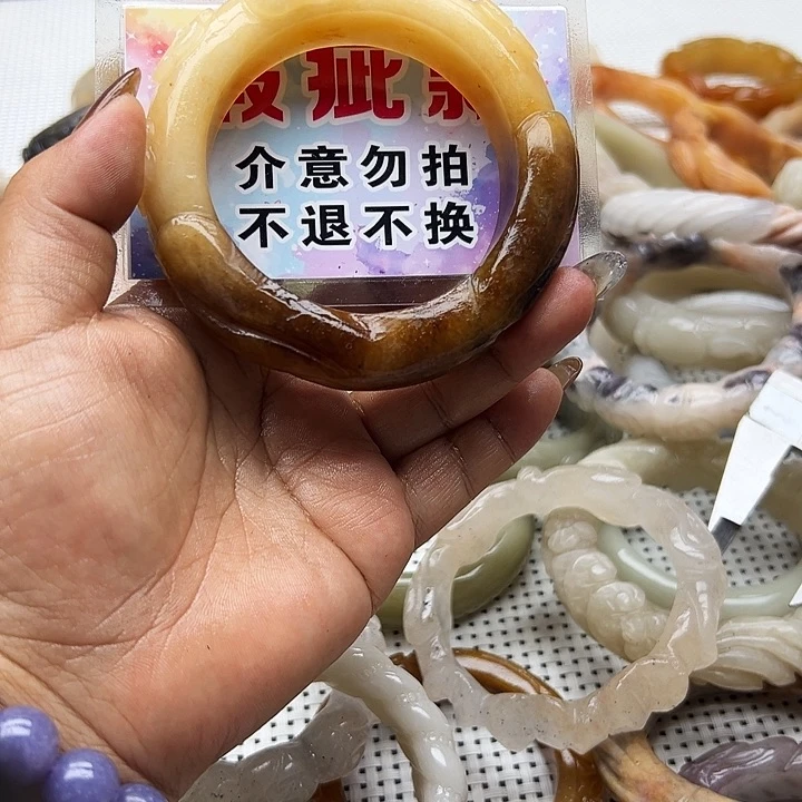 未镶嵌手镯石英岩玉