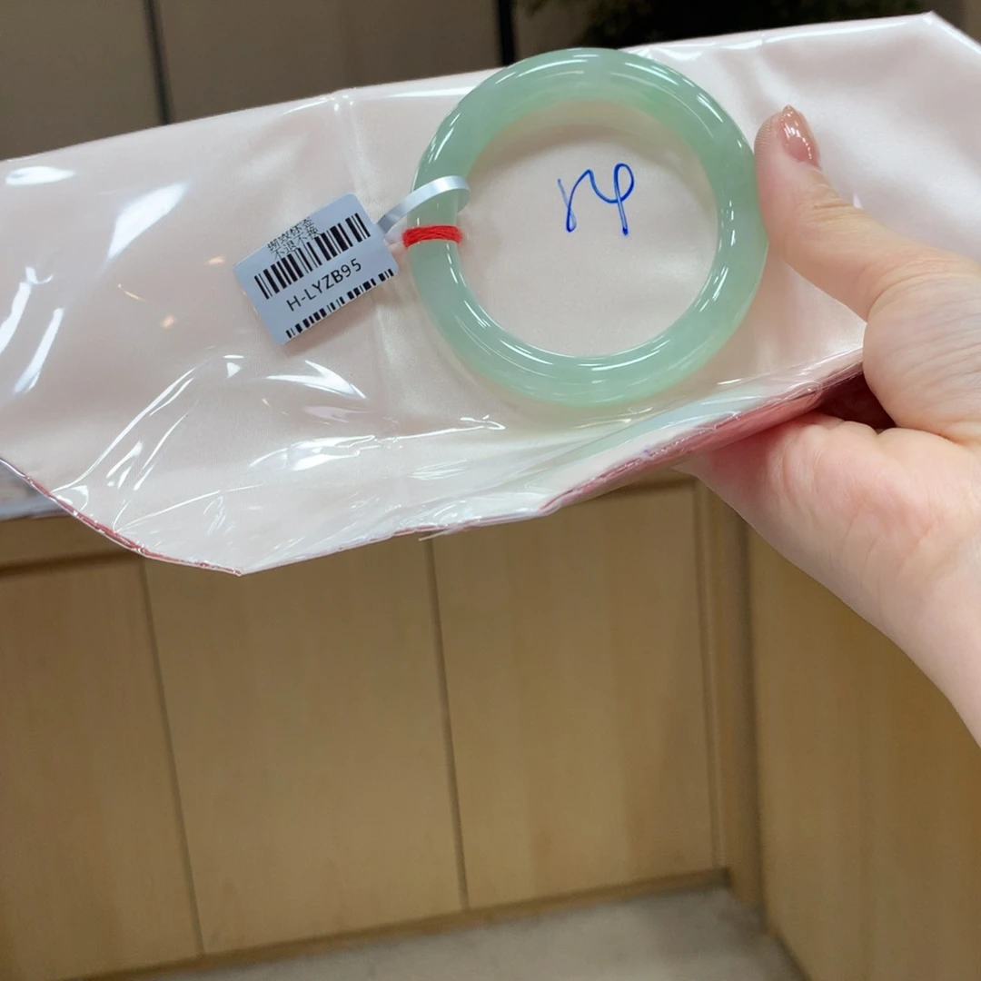 未镶嵌手镯翡翠不退不换