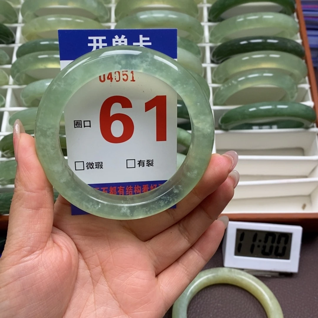 岫玉手镯未镶嵌我