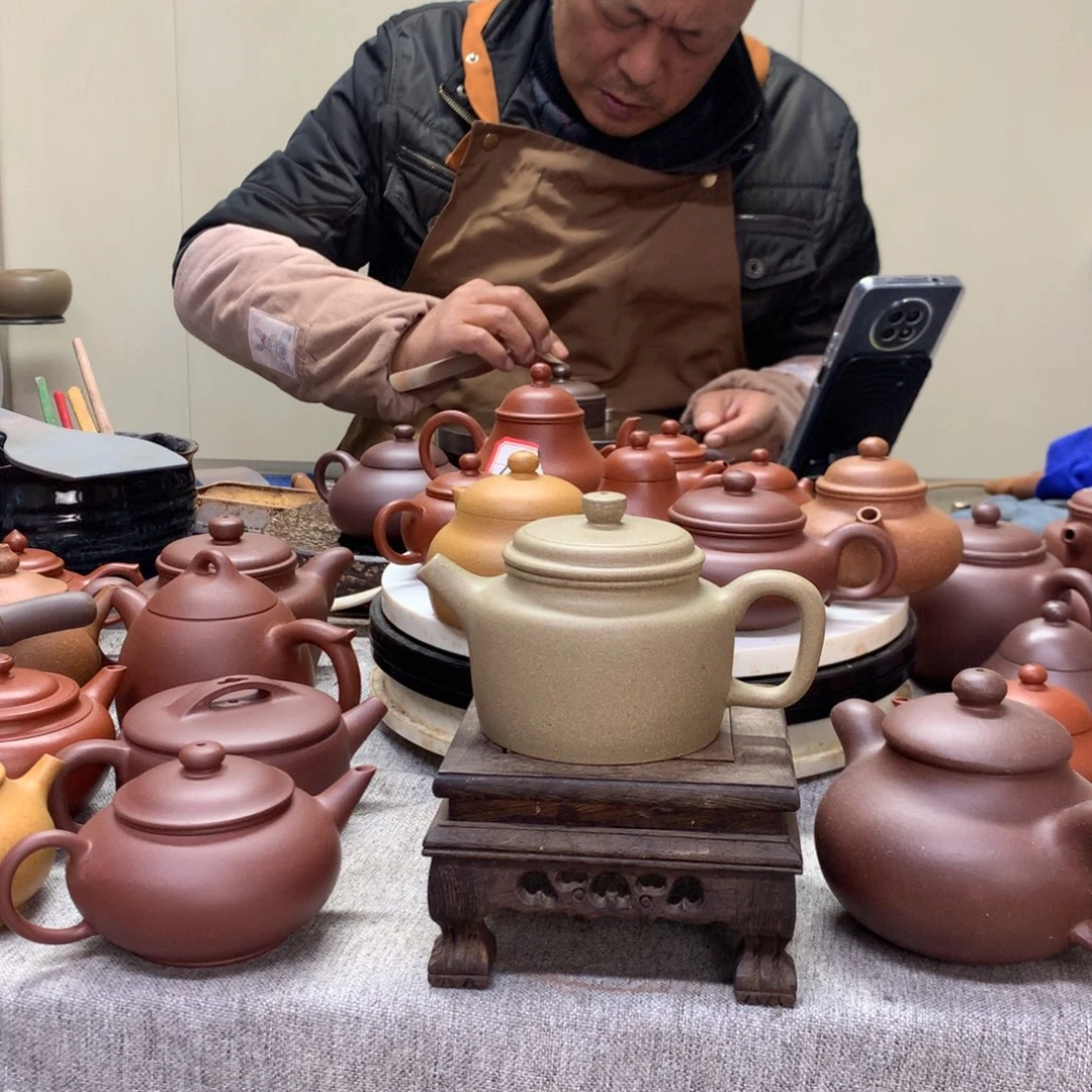 段泥茶壶炮嘴德钟200 C半手工制作