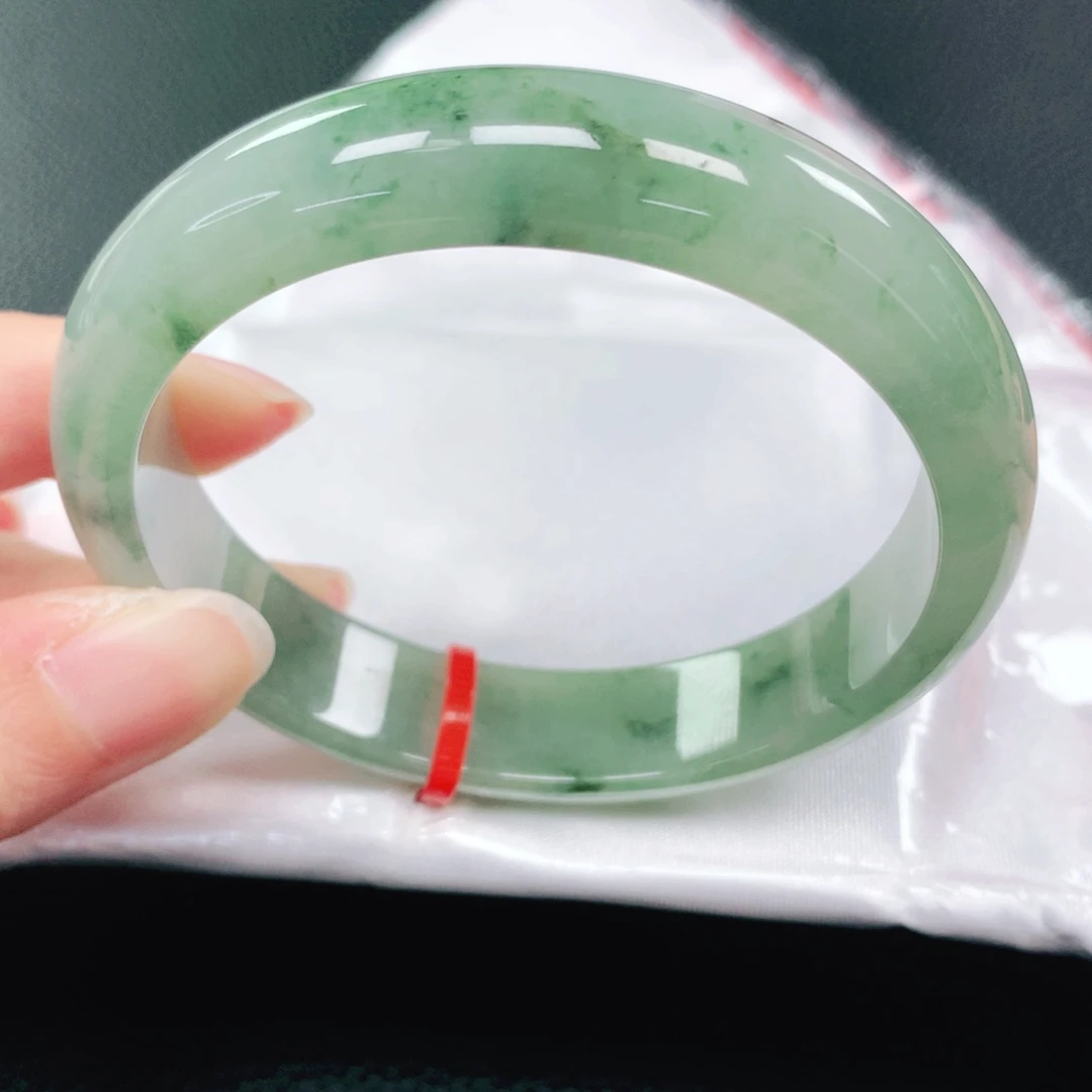 翡翠手镯未镶嵌57圈