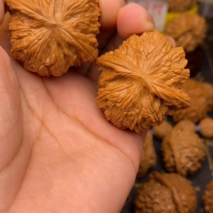 文玩核桃把件老树磨破39