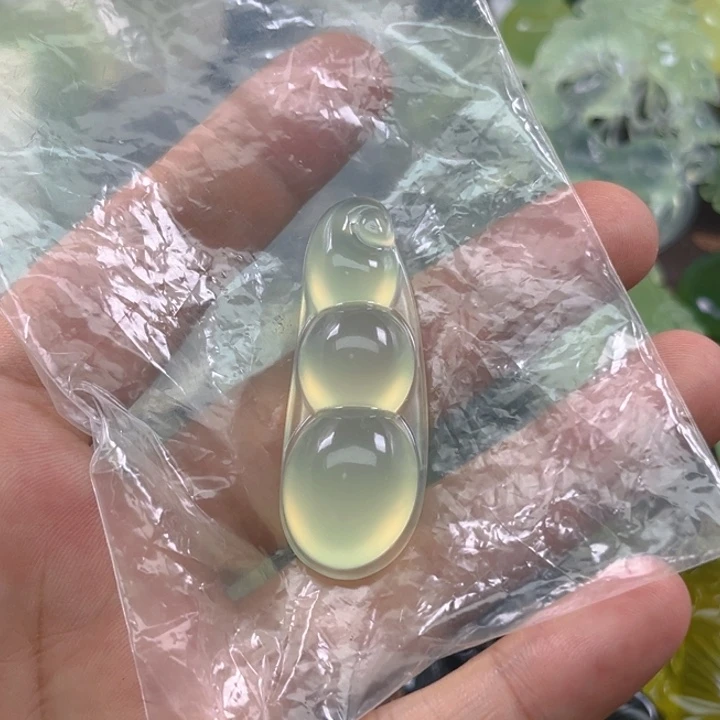 岫玉未镶嵌吊坠(不含链)串***手