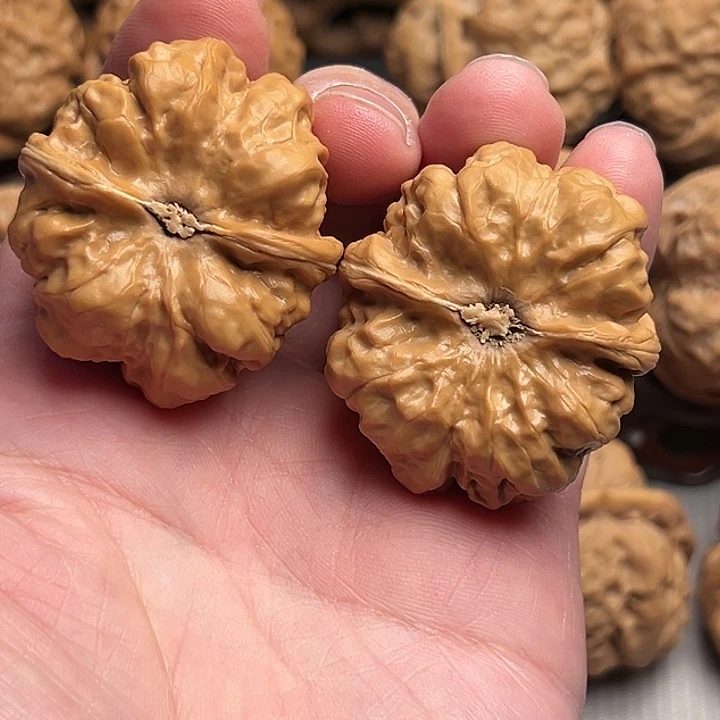 小***。桃核吊坠文玩核桃手把件