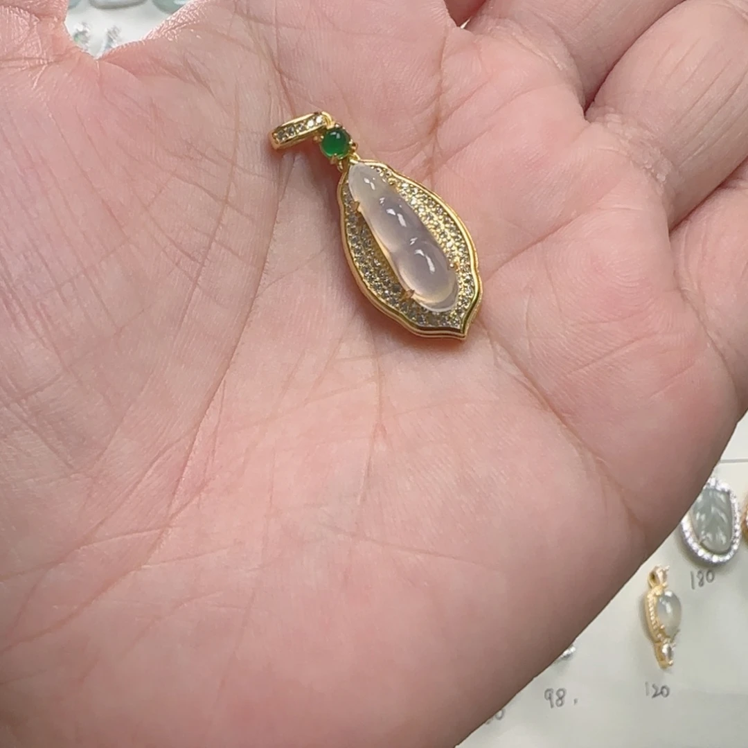 颈饰未镶嵌翡翠豆子