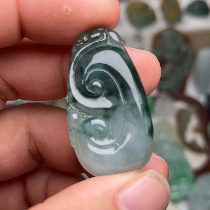 颈饰未镶嵌翡翠如意