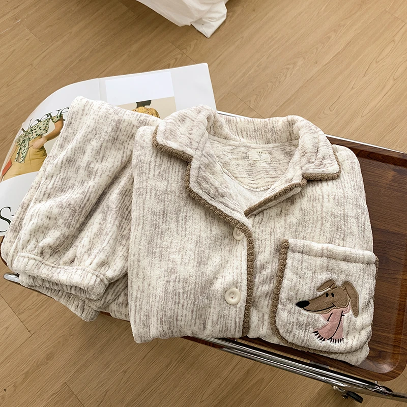 软糯糯卡通小狗珊瑚绒睡衣情侣女款秋冬季翻领开衫休闲舒适家居服