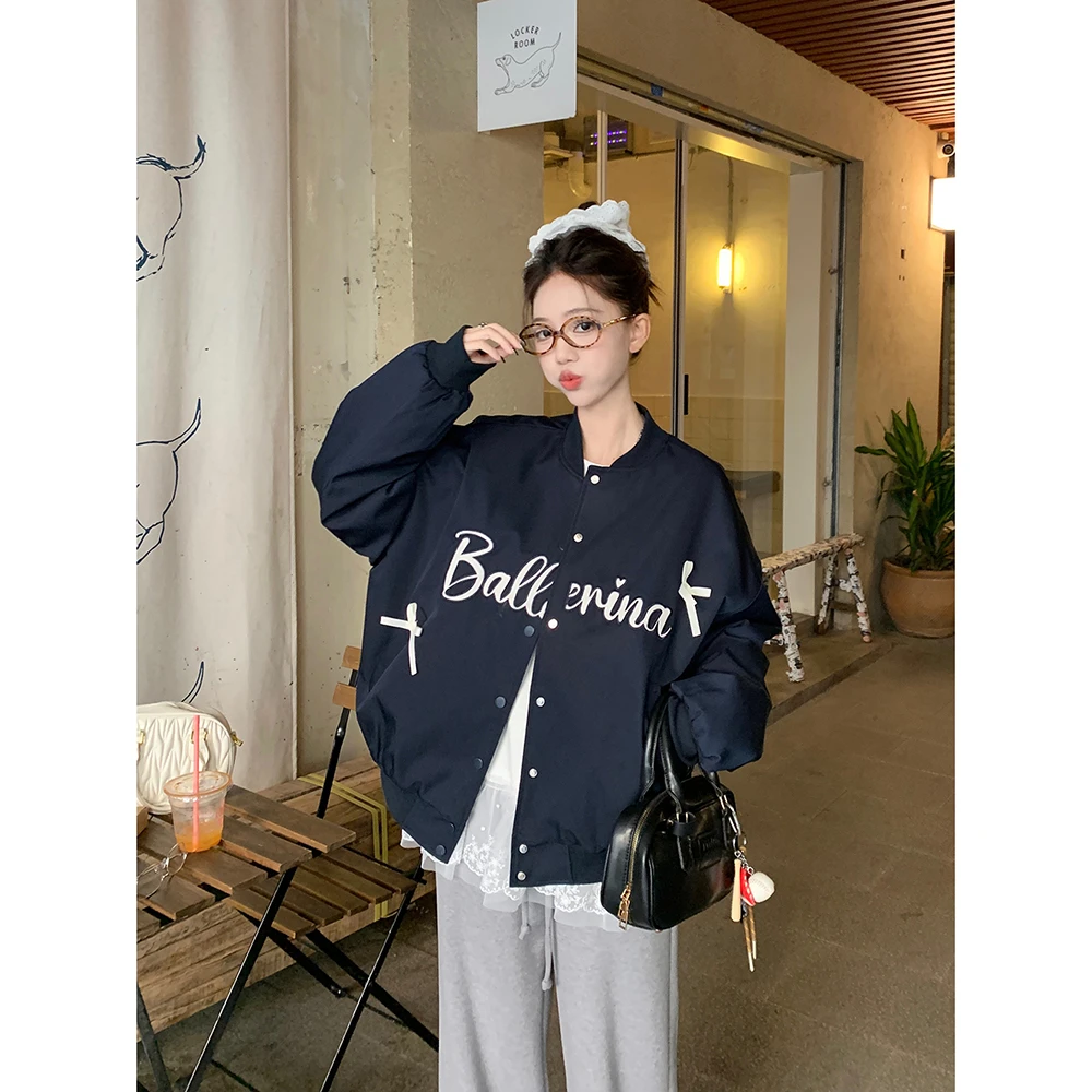 韩系套装字母立领棒球服外套女冬季白色拼接蕾丝边长袖T恤两件套