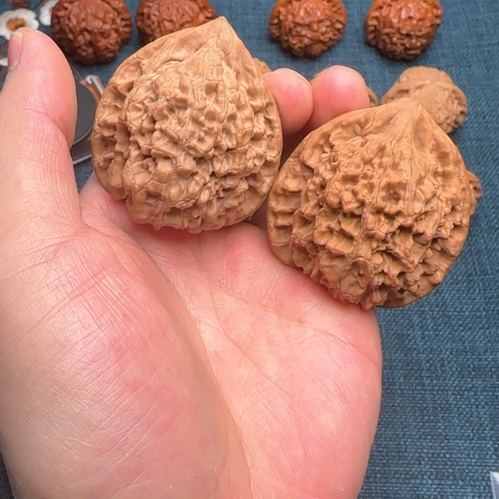 文玩核桃把件麒麟纹45