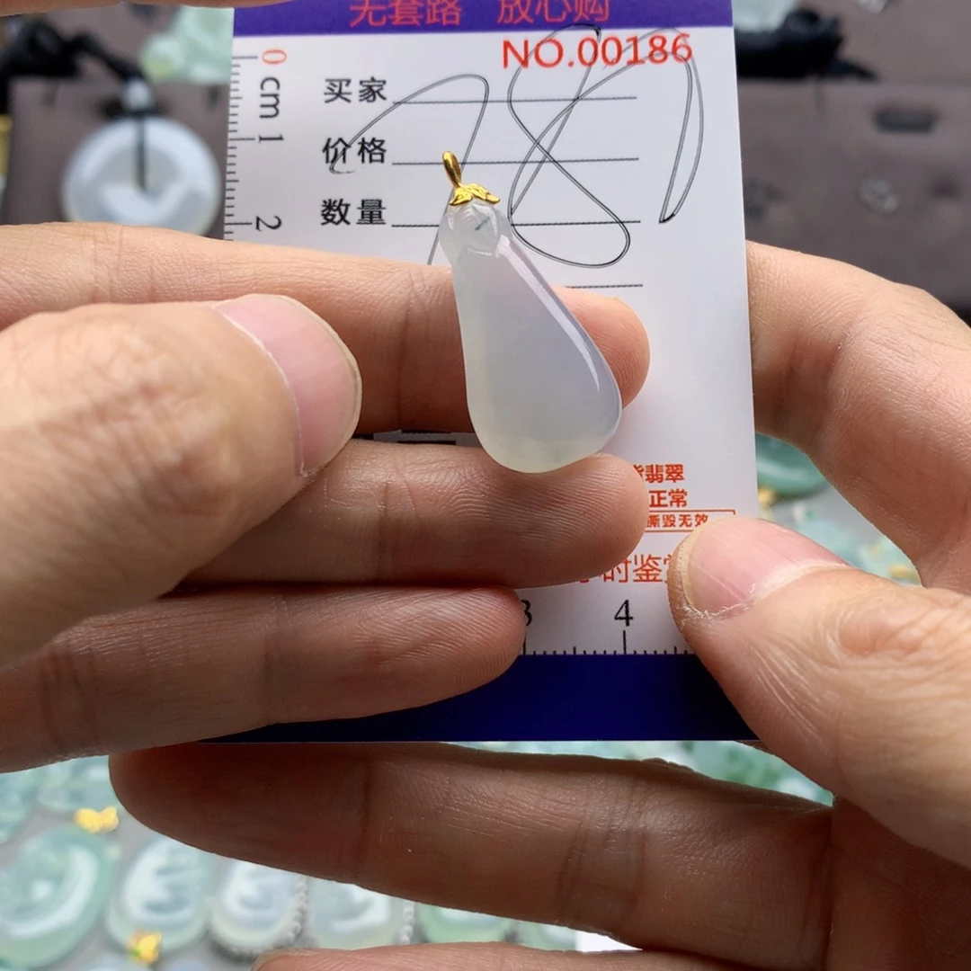 翡翠未镶嵌颈饰吊坠