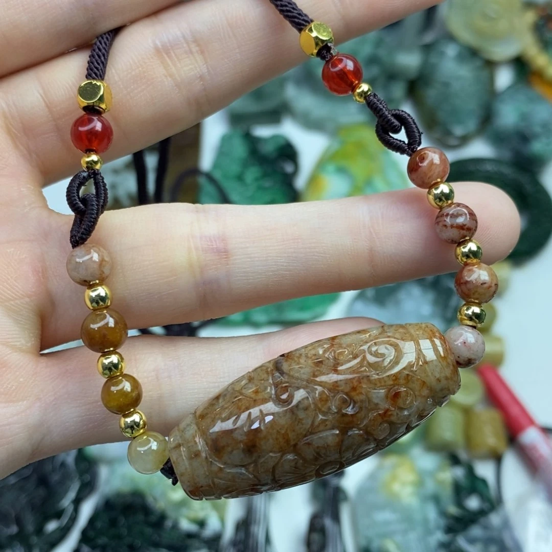 翡翠未镶嵌颈饰吊坠