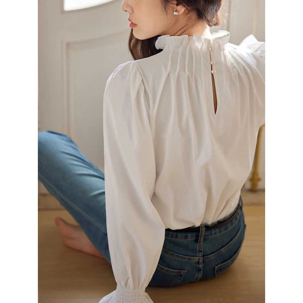 洋气衣服女衬衫早秋2025新款白色花朵领喇叭袖法式长袖气质上衣