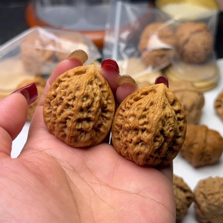 文玩核桃把件芳芳金公子35