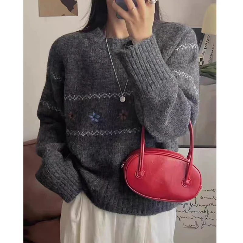 韩系慵懒刺绣花朵糯毛衣秋冬新款针织衫显瘦高级感圆领上衣 25881