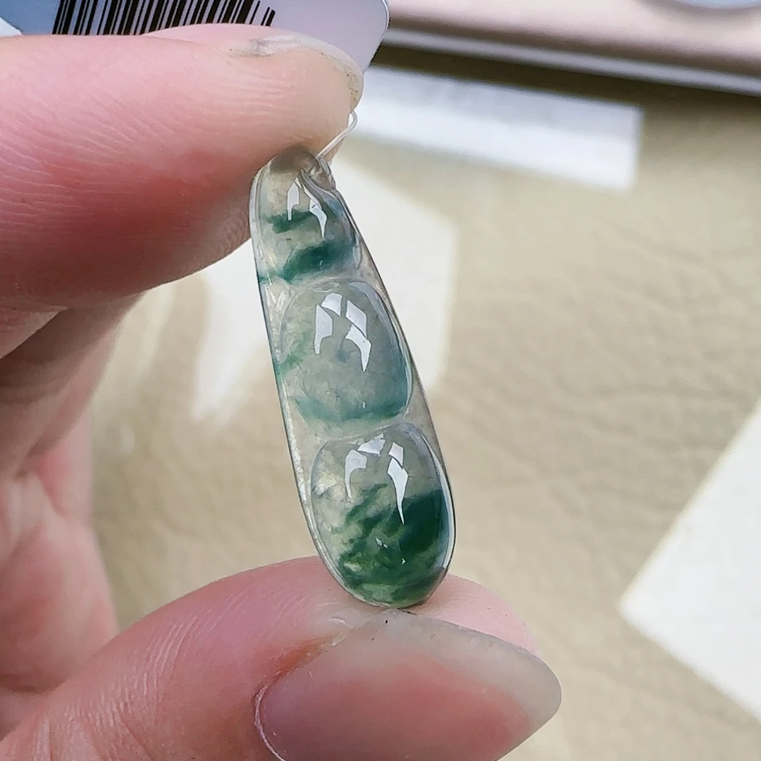 【闪购商品】翡翠未镶嵌颈饰
