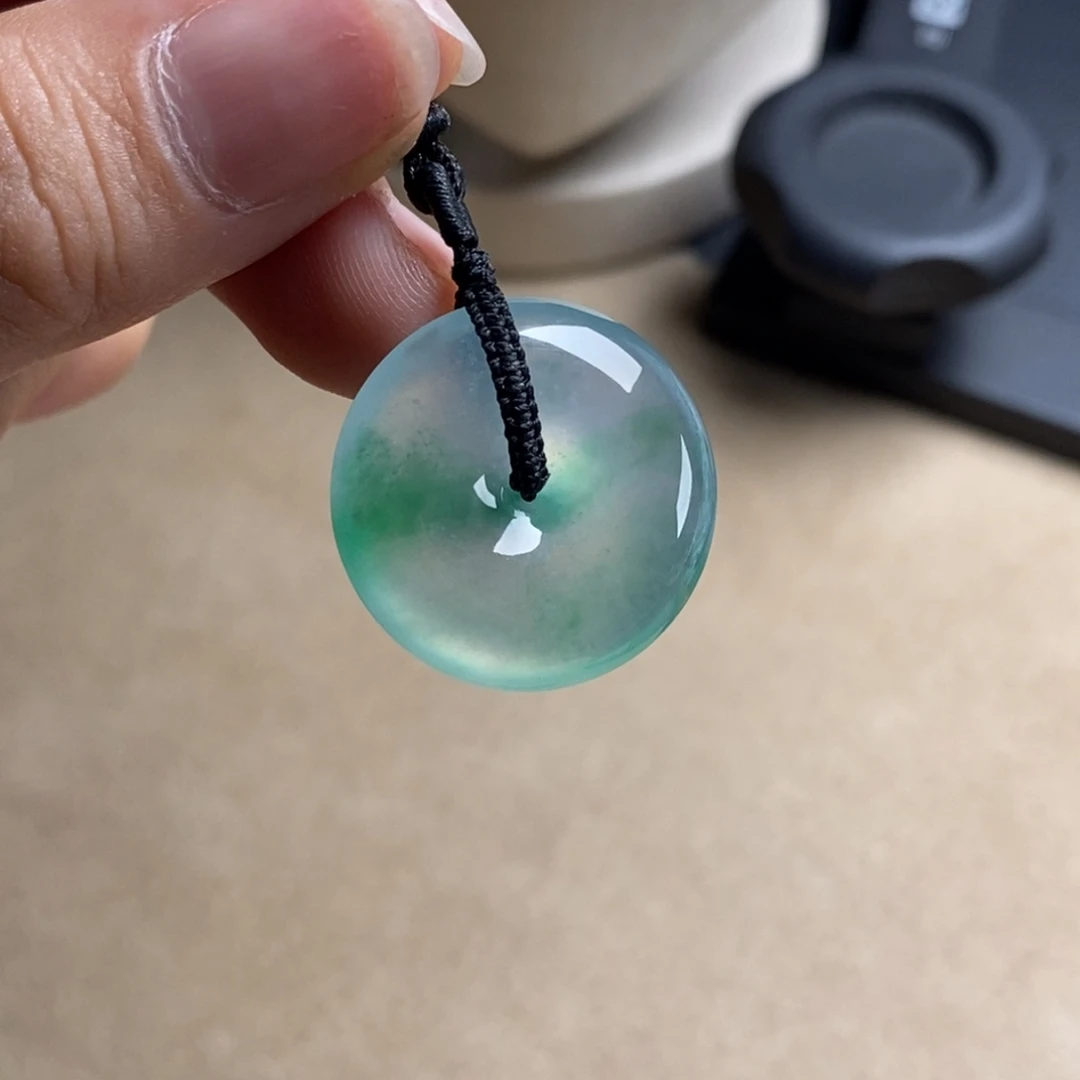 翡翠未镶嵌颈饰高冰白底飘金丝翠起光贵气平安扣