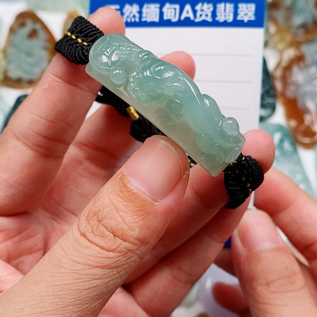 颈饰未镶嵌翡翠貔貅手牌
