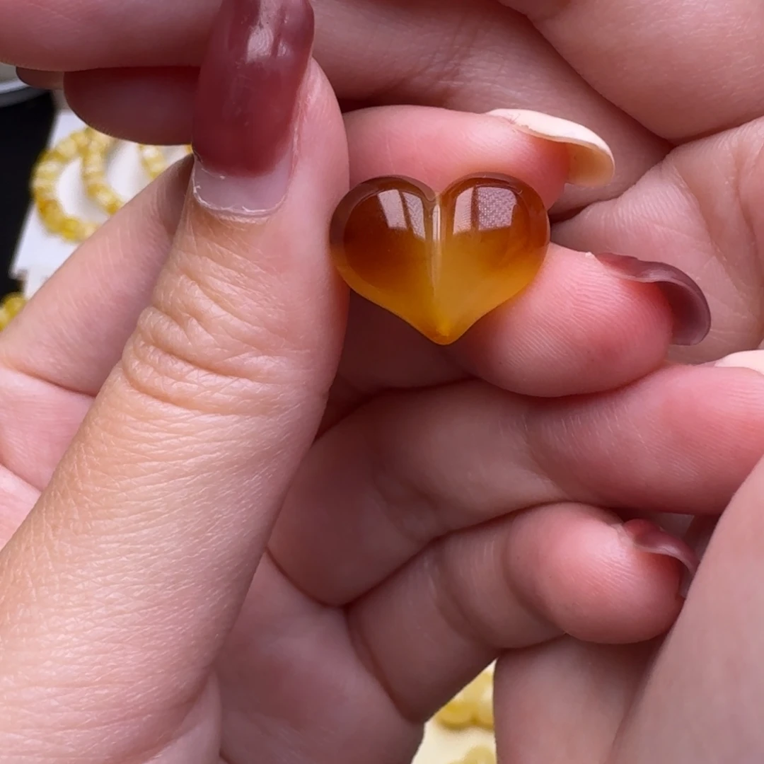 琥珀未镶嵌裸石3号