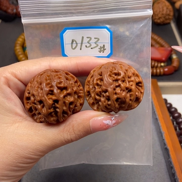 文玩核桃吊坠菩提