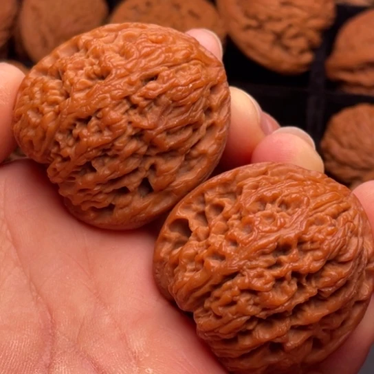 文玩核桃把件秦岭山脉核桃